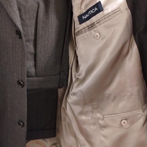 Nautica Suit - Size: 42R/36W - Picture 6 of 15